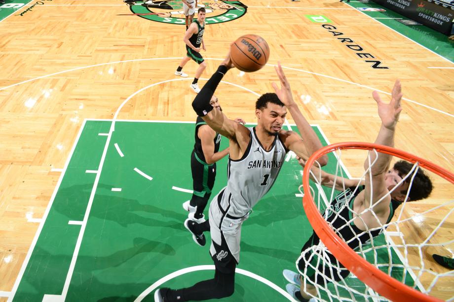 [图]文班亚马21分布朗27分 马刺100-95险胜凯尔特人